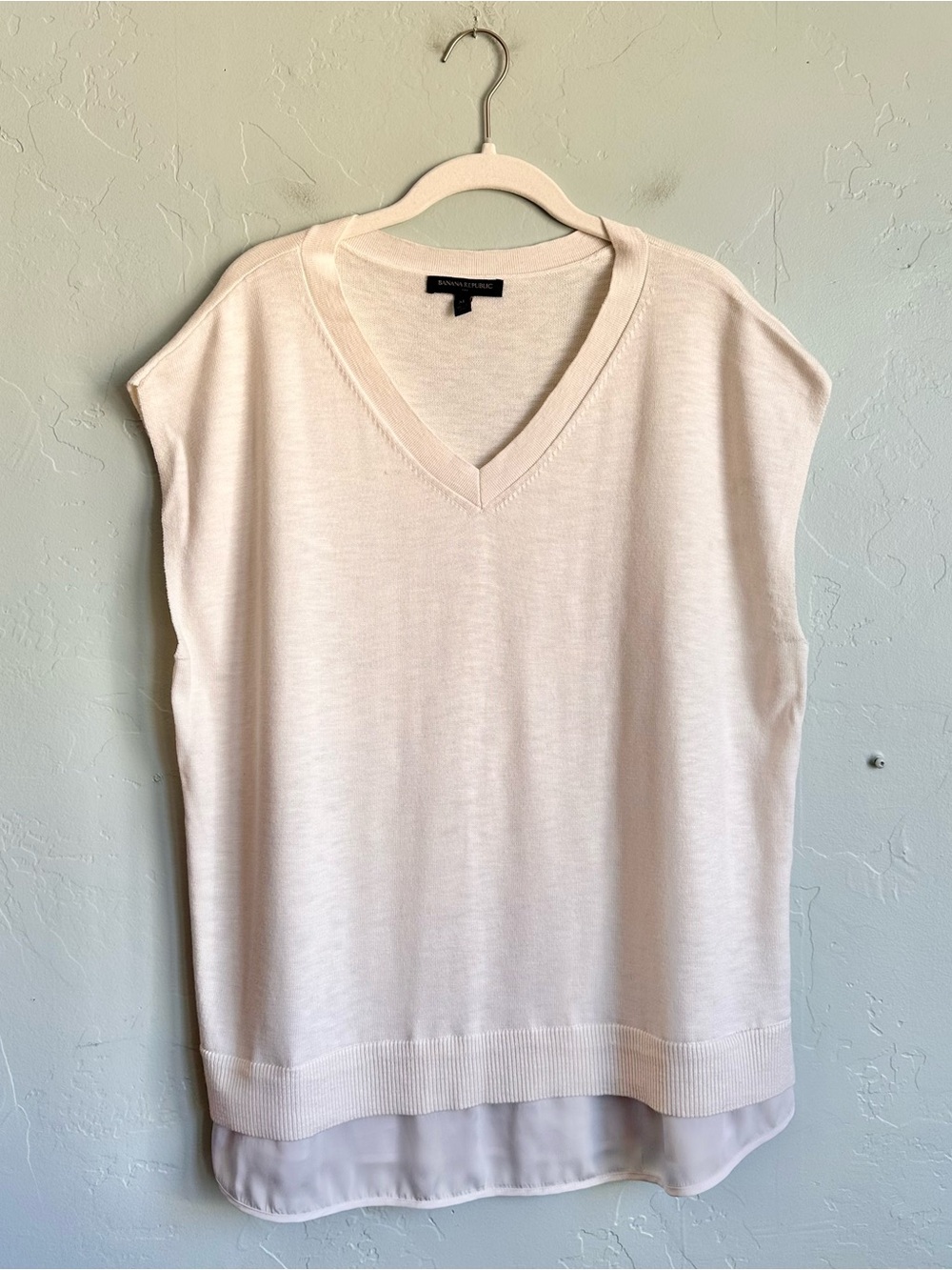 Banana Republic Sleeveless Cream Layered Hem Sweater Top XL Minimalist Lagenlook